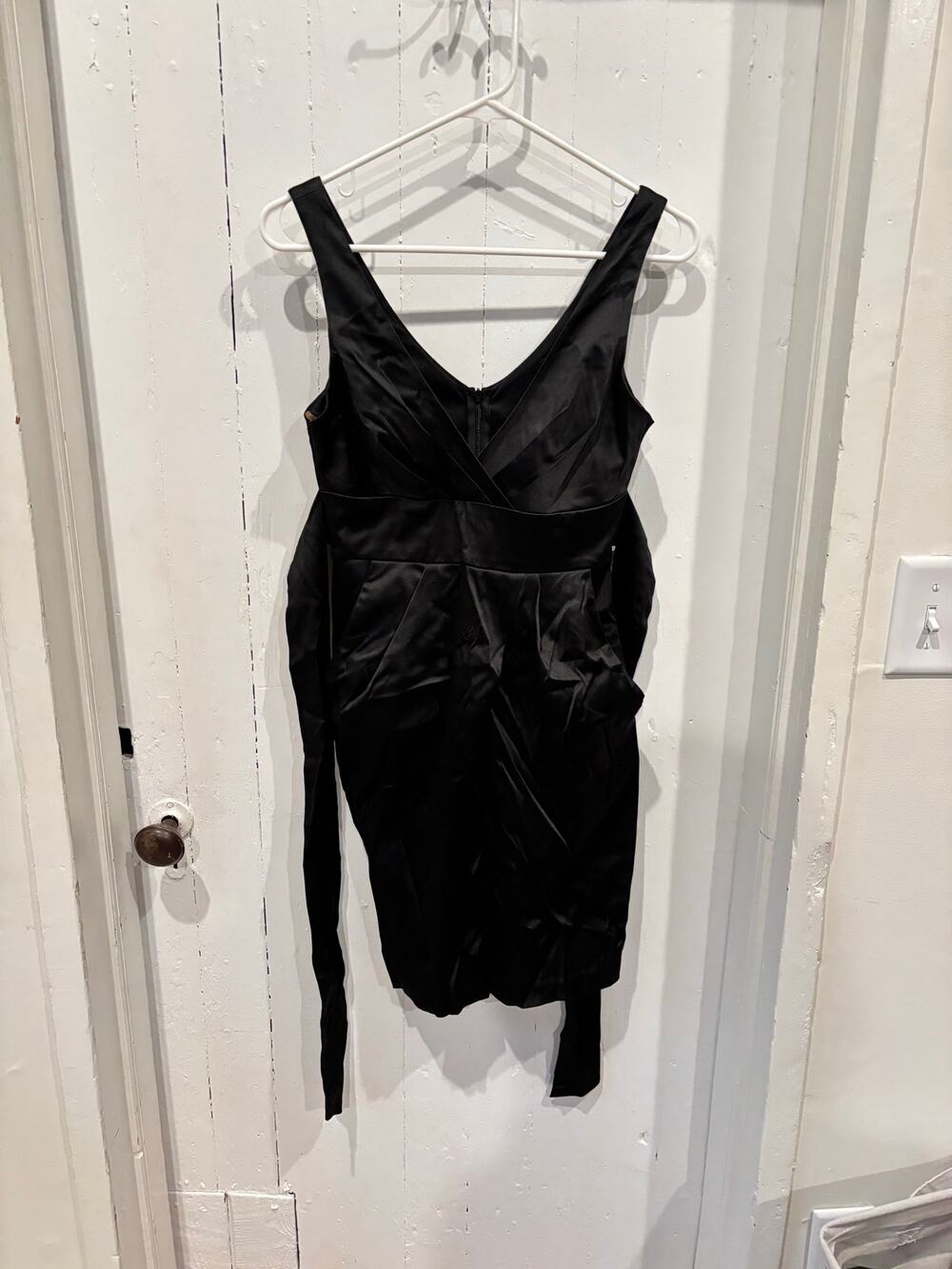 City Triangles Sleeveless V-Neck Plunge Silky Cocktail Dress w/ sash size small